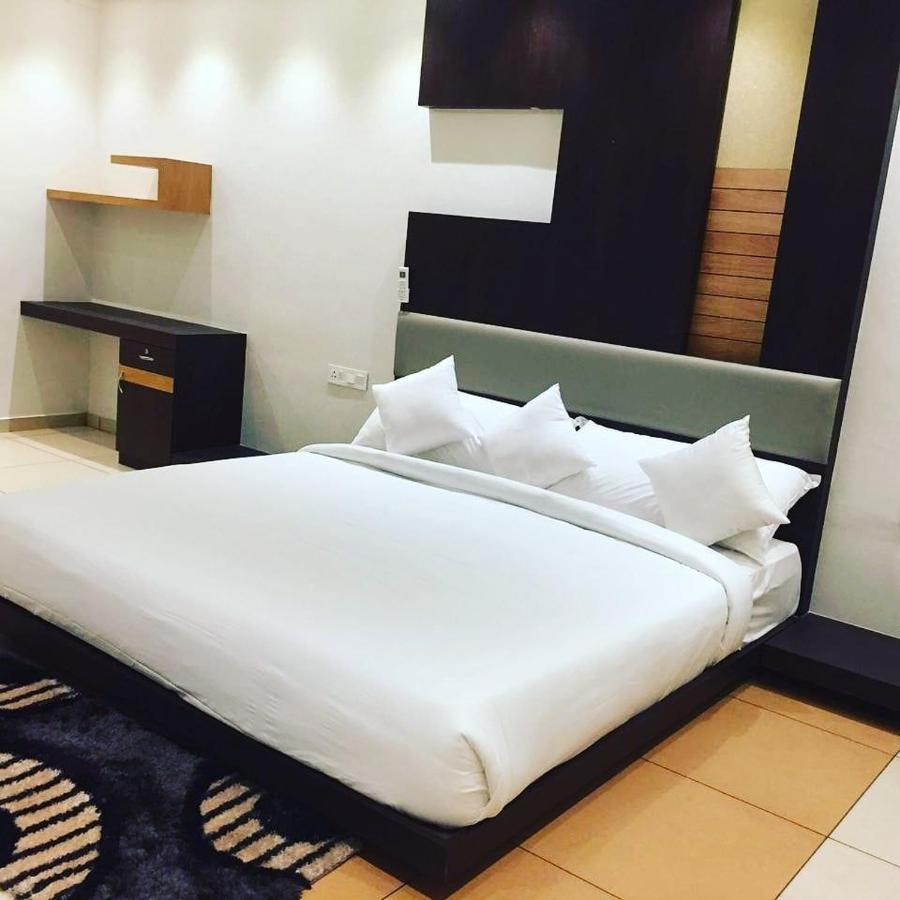 Hotel Al Amana Tower Kondotty Luaran gambar